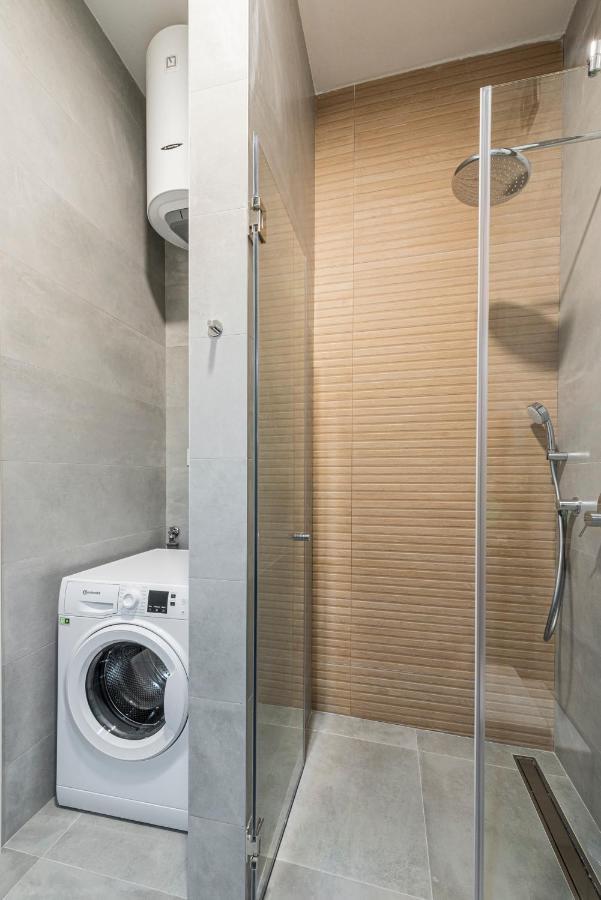 נובי סאד Vertigo Modern Studio-Free Private Parking-Fast Wi-Fi מראה חיצוני תמונה