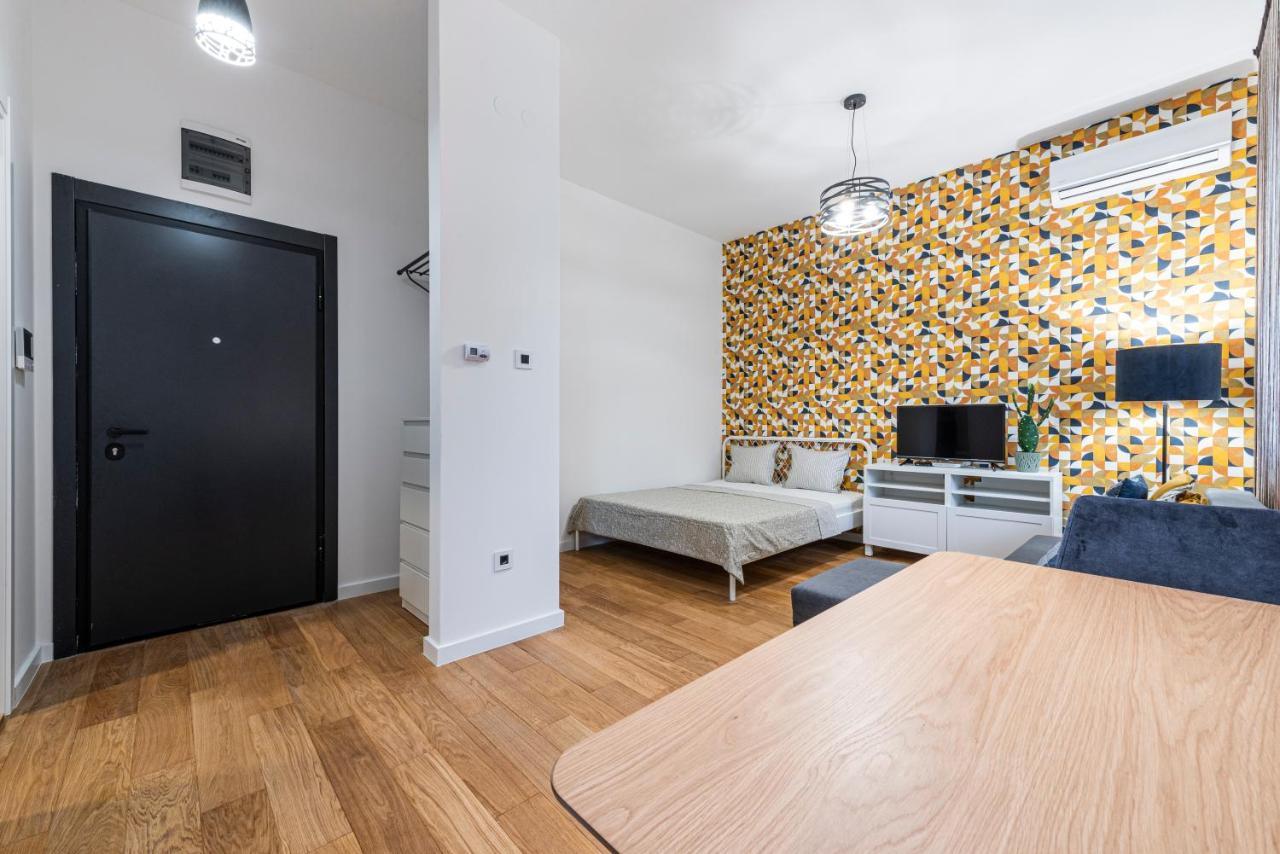 נובי סאד Vertigo Modern Studio-Free Private Parking-Fast Wi-Fi מראה חיצוני תמונה